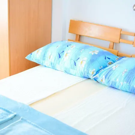 Apartment Prvi Red Do Mora *