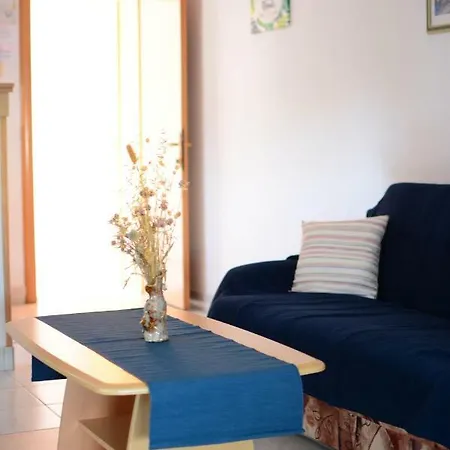 Prvi Red Do Mora Apartment